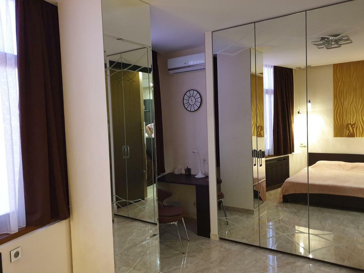 Apartment Luxe Paris Odessa Esterno foto